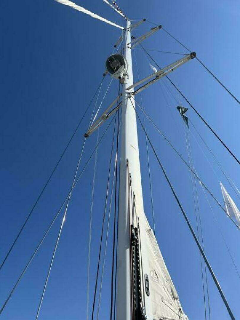 2011 Hylas 70 - Image 12