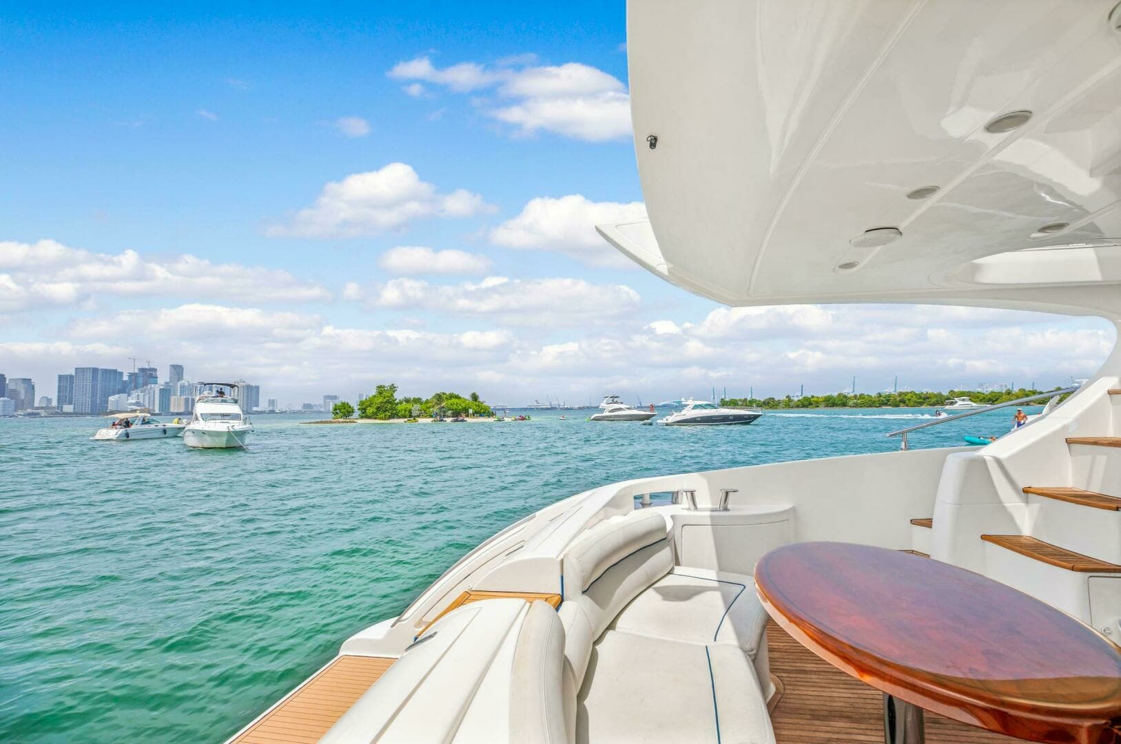 2004 Azimut 62 - Image 25