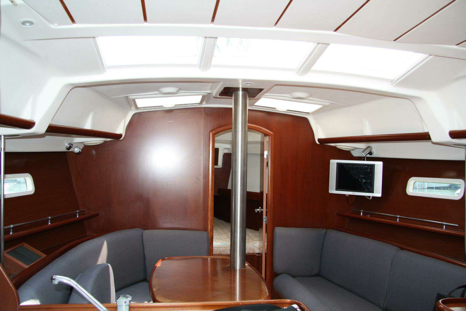 2006 Beneteau — - Image 38