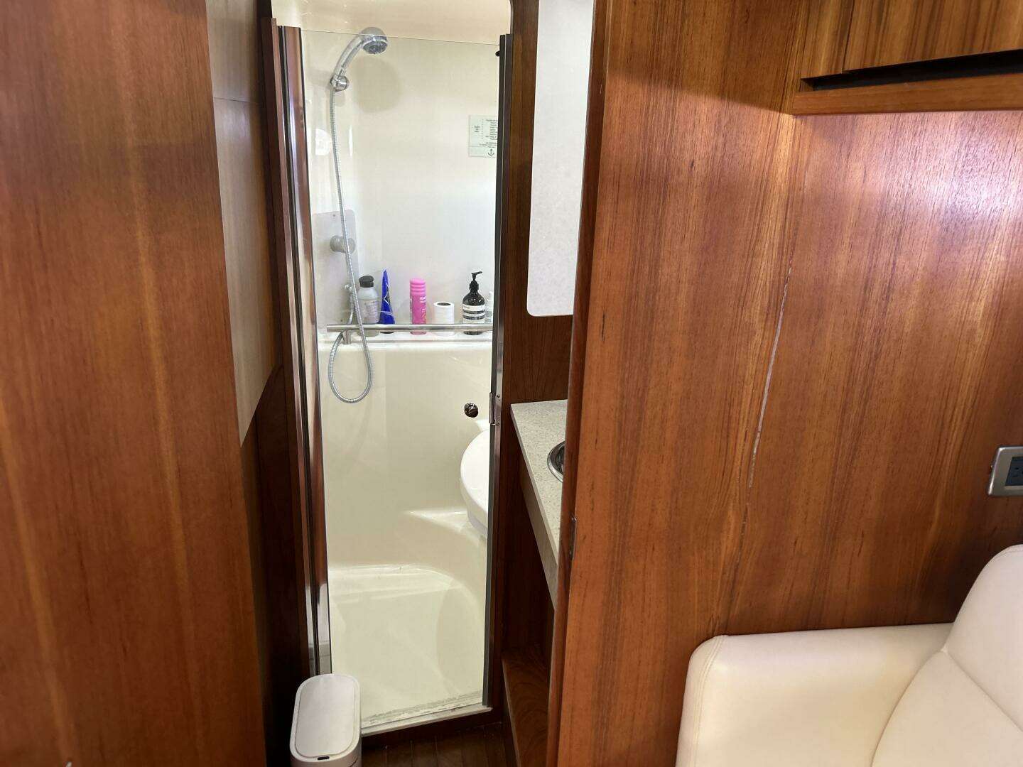 2008 Tiara Yachts 3500 Sovran - Image 35