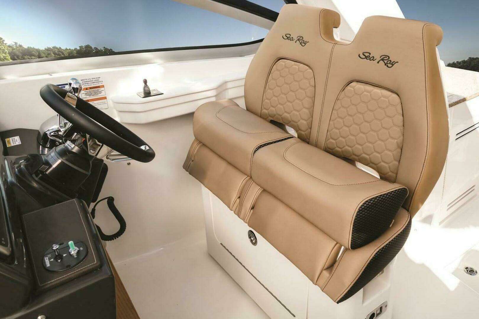 2019 Sea Ray 350 Sundancer - Image 10