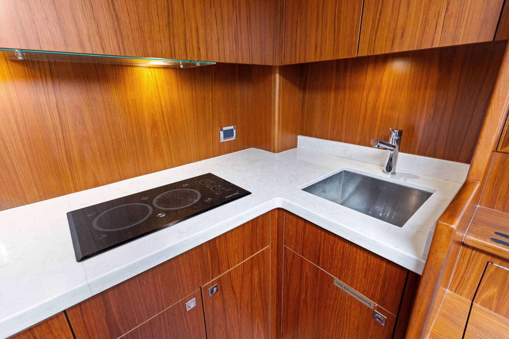 2016 Hatteras 45 Express Sportfish - 60