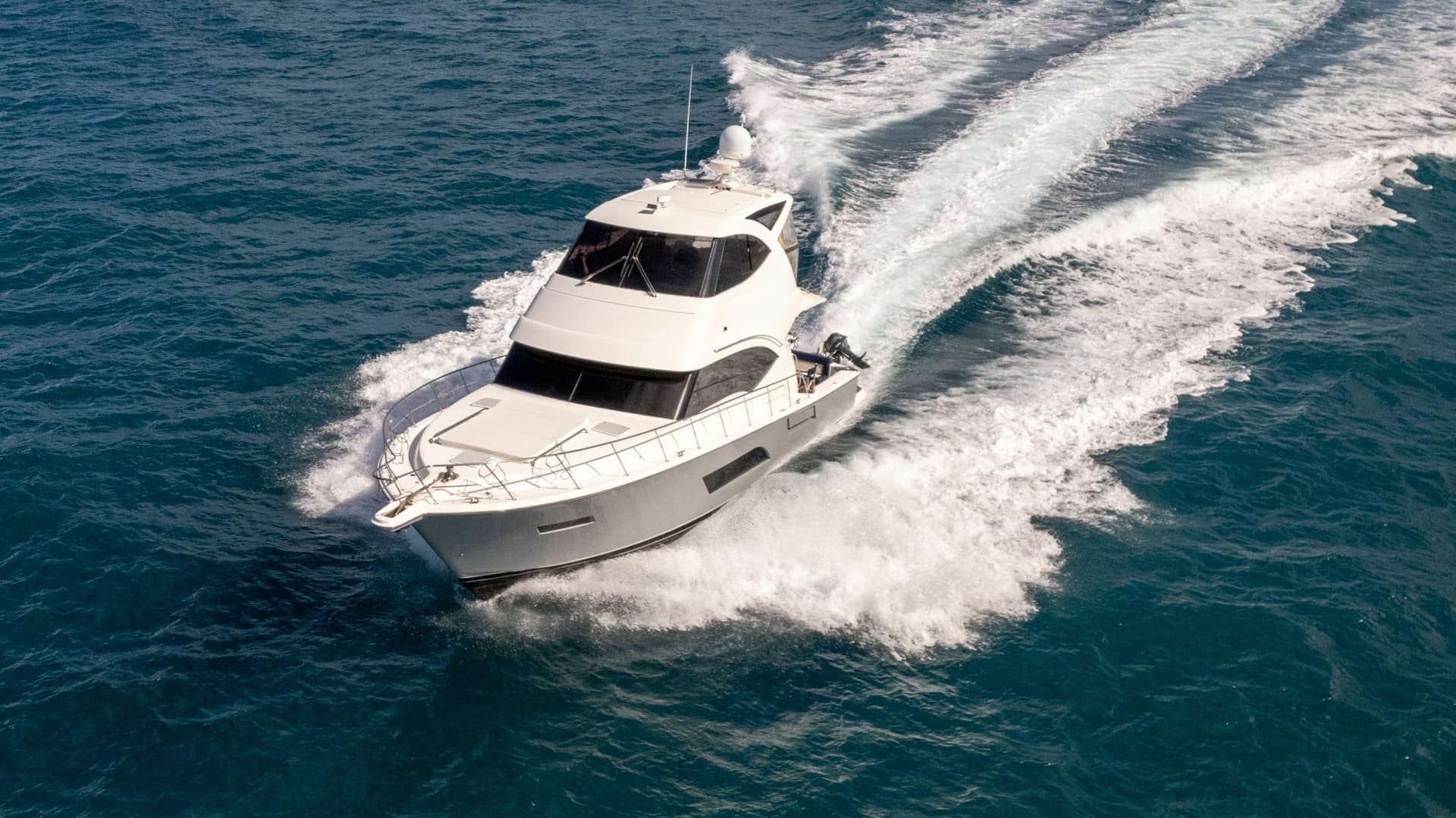 2015 Riviera 53 Enclosed Bridge - Image 10