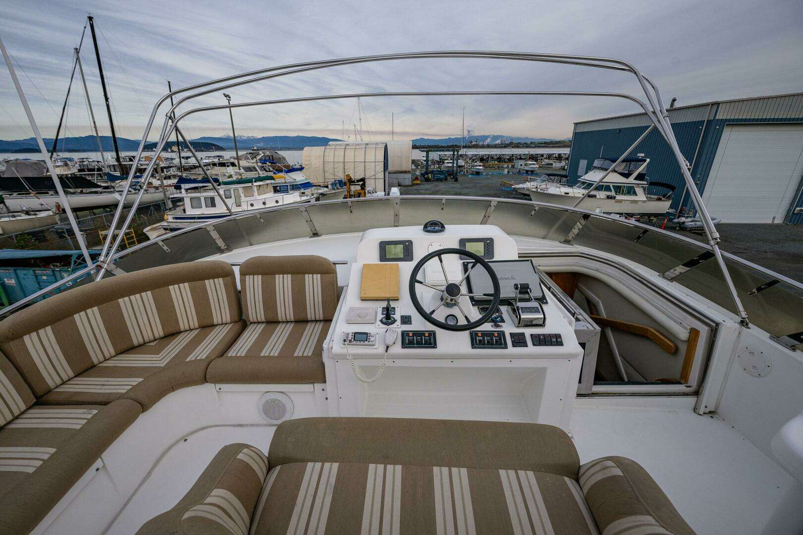 2001 Navigator 61 Pilothouse - Image 49