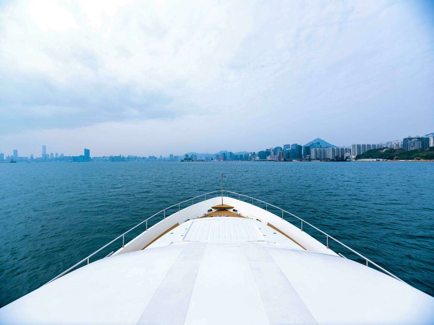 2005 Custom Line Custom Line 112 - Image 21