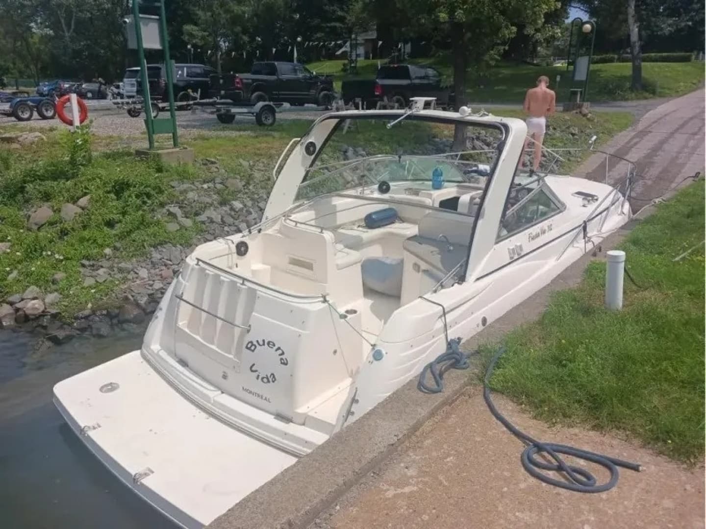 2004 Rinker 312 Fiesta Vee 312 - Image 7