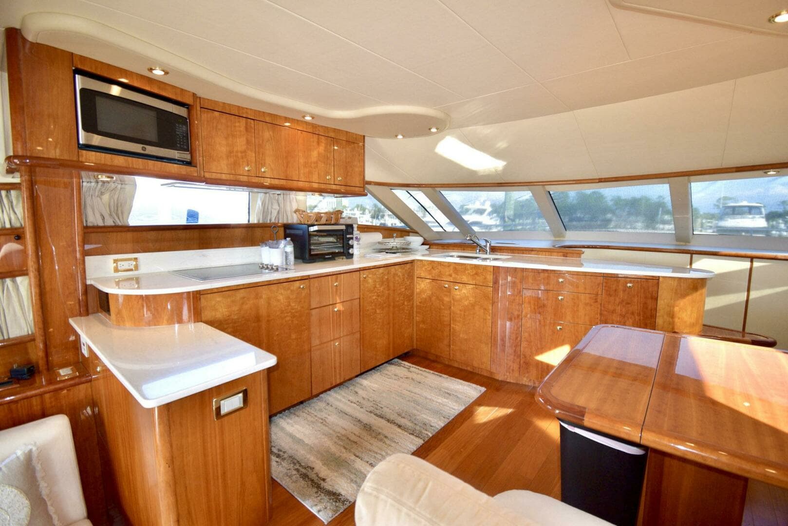 2010 Neptunus MY Flybridge - Image 9