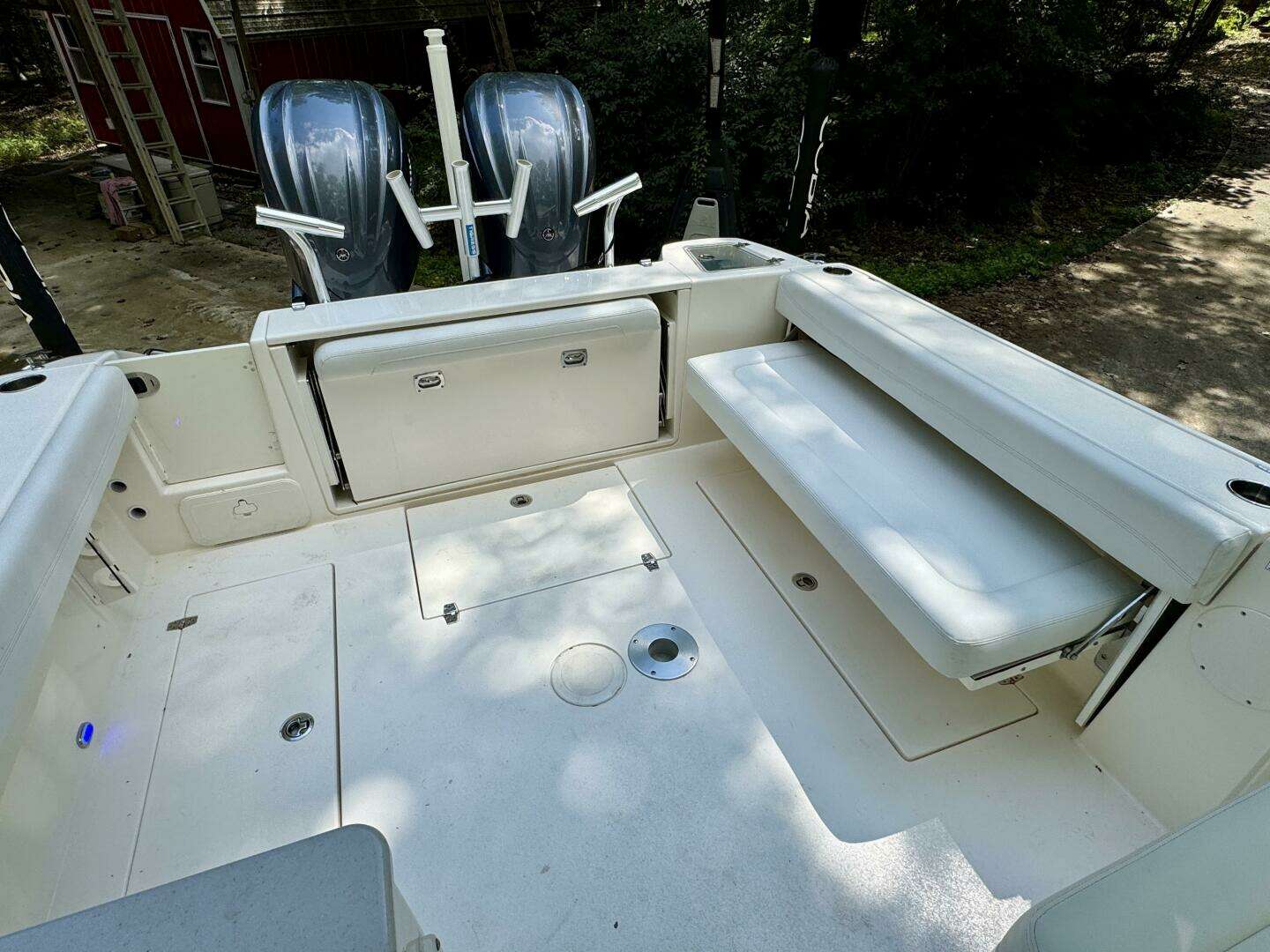 2022 Cobia 280 DC - Image 36