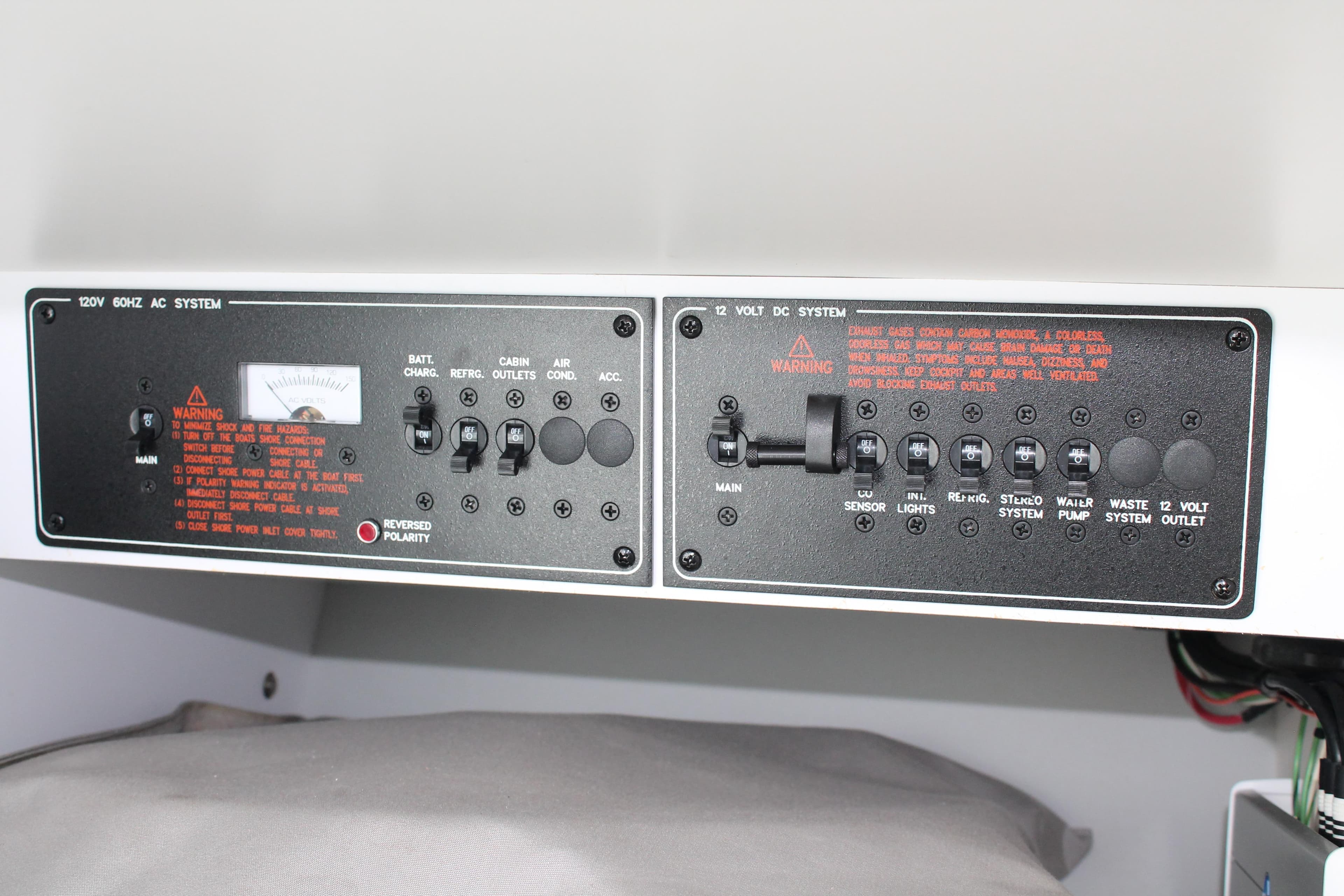 Control panel of a 2016 Formula 353 FASTech boat, featuring AC and DC systems.