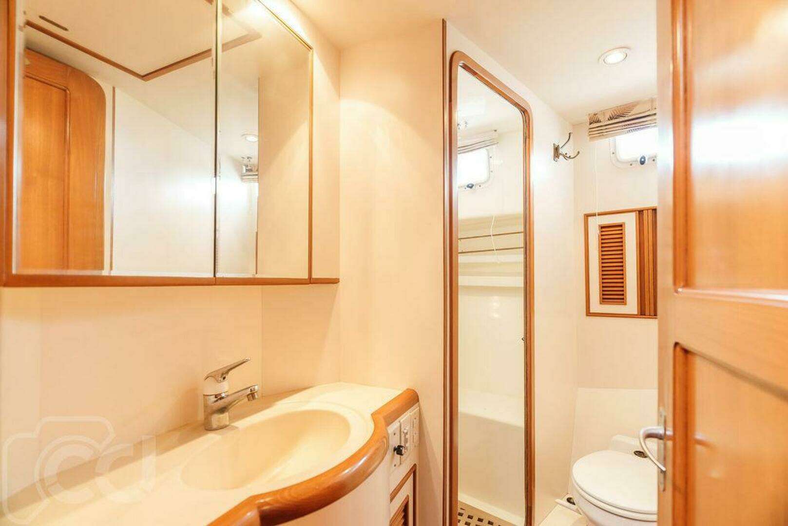 1999 Offshore Yachts 52 Pilothouse - Image 28