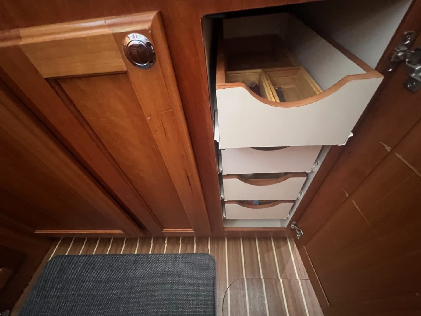 2006 Mainship 34 Trawler - Image 61