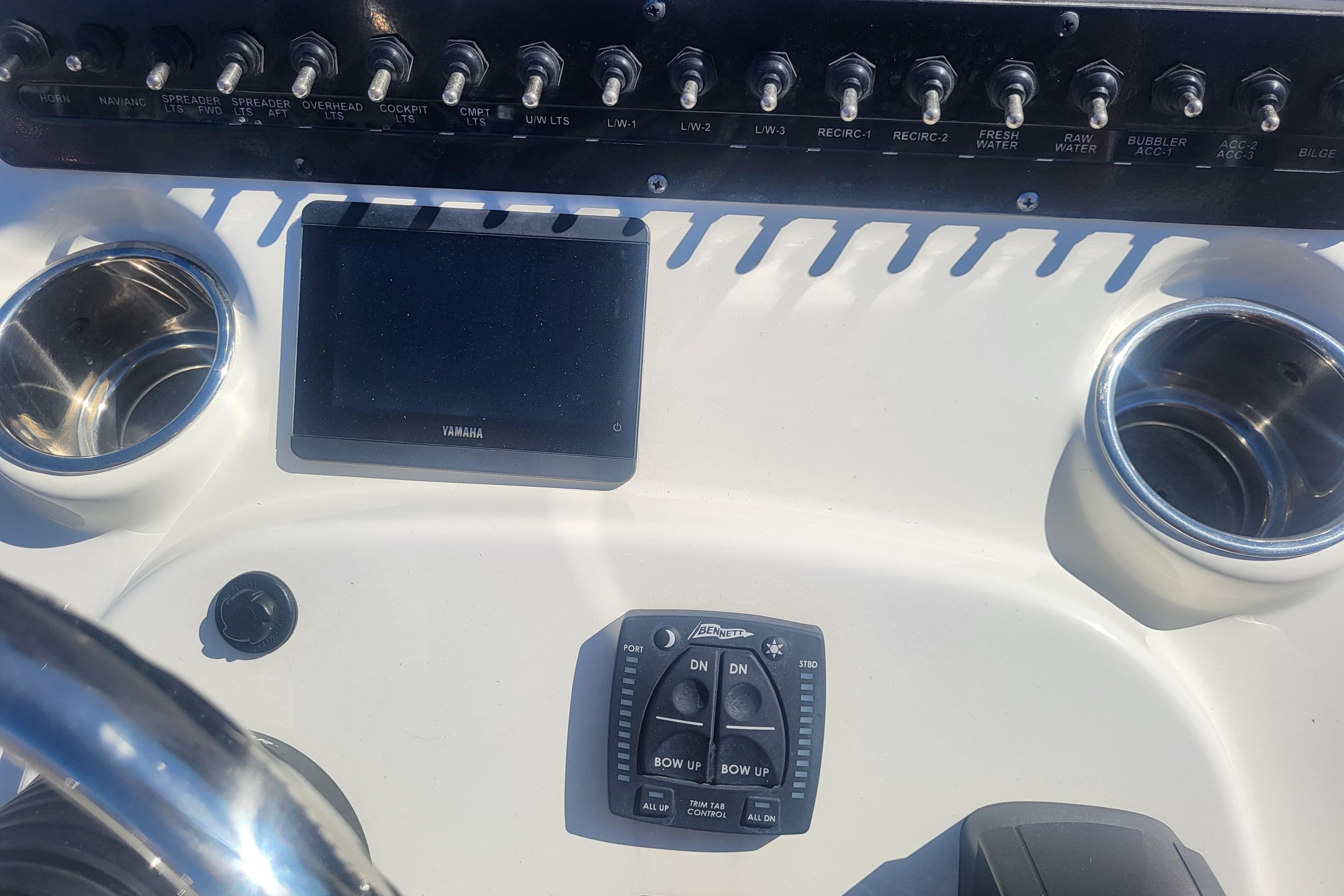 2024 Pathfinder 2200 TRS boat dashboard with controls and Yamaha display.