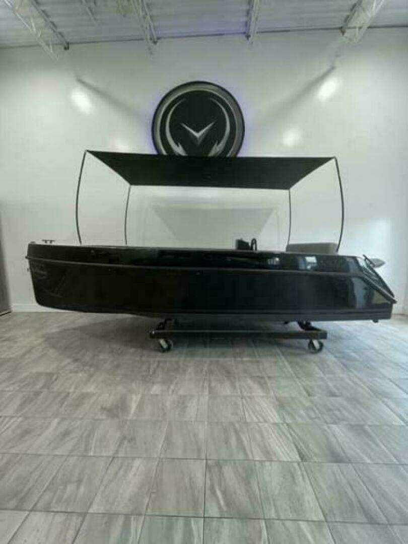 2023 Vision Volt 180 - Image 2
