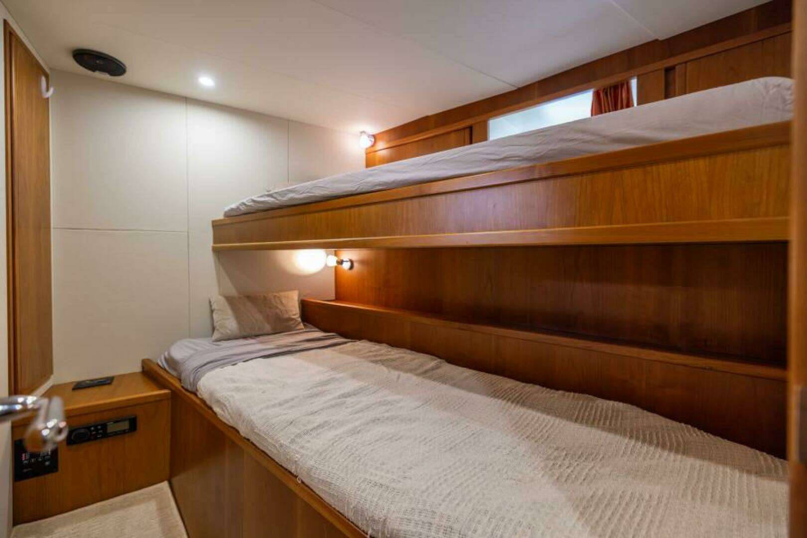 2001 Ferretti Yachts 94 Raised Pilothouse - Image 26