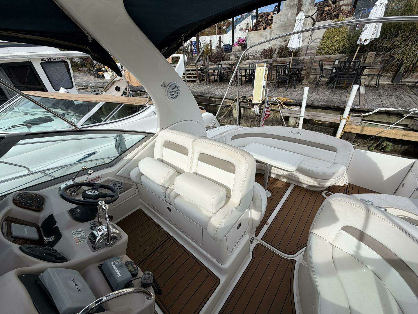 2005 Sea Ray 320 Sundancer - Image 13