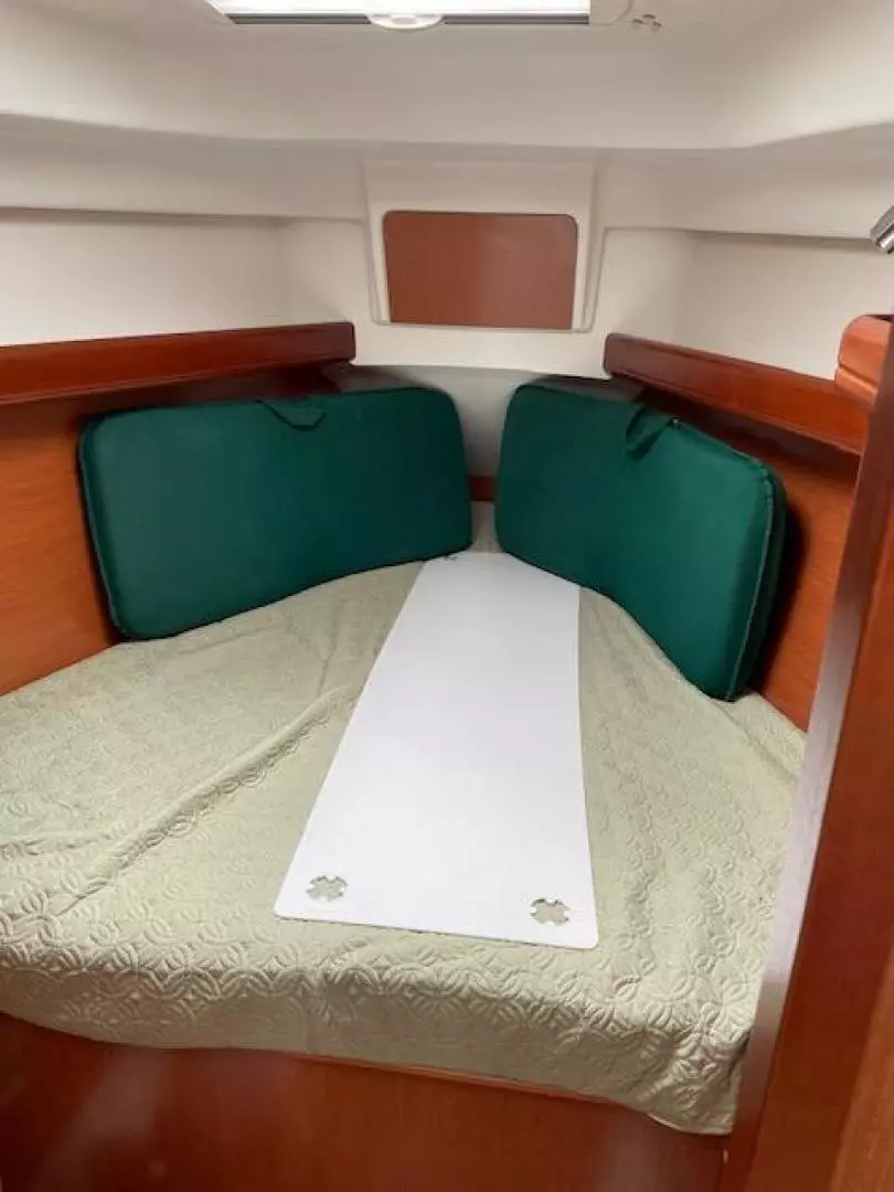2008 Beneteau 343 - Image 10