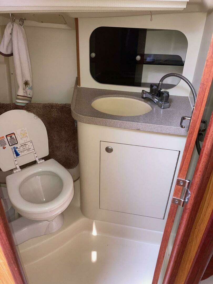 2000 Hunter 320 - Image 18