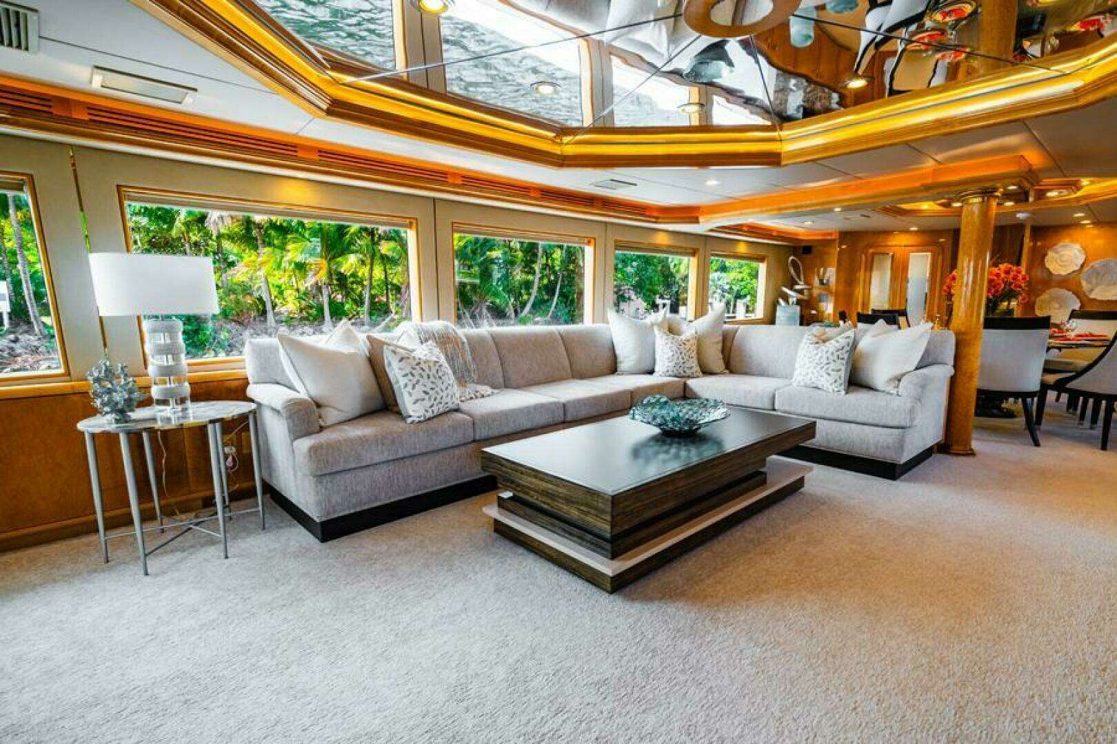 1995 Hatteras Flybridge Motor Yacht - Image 3