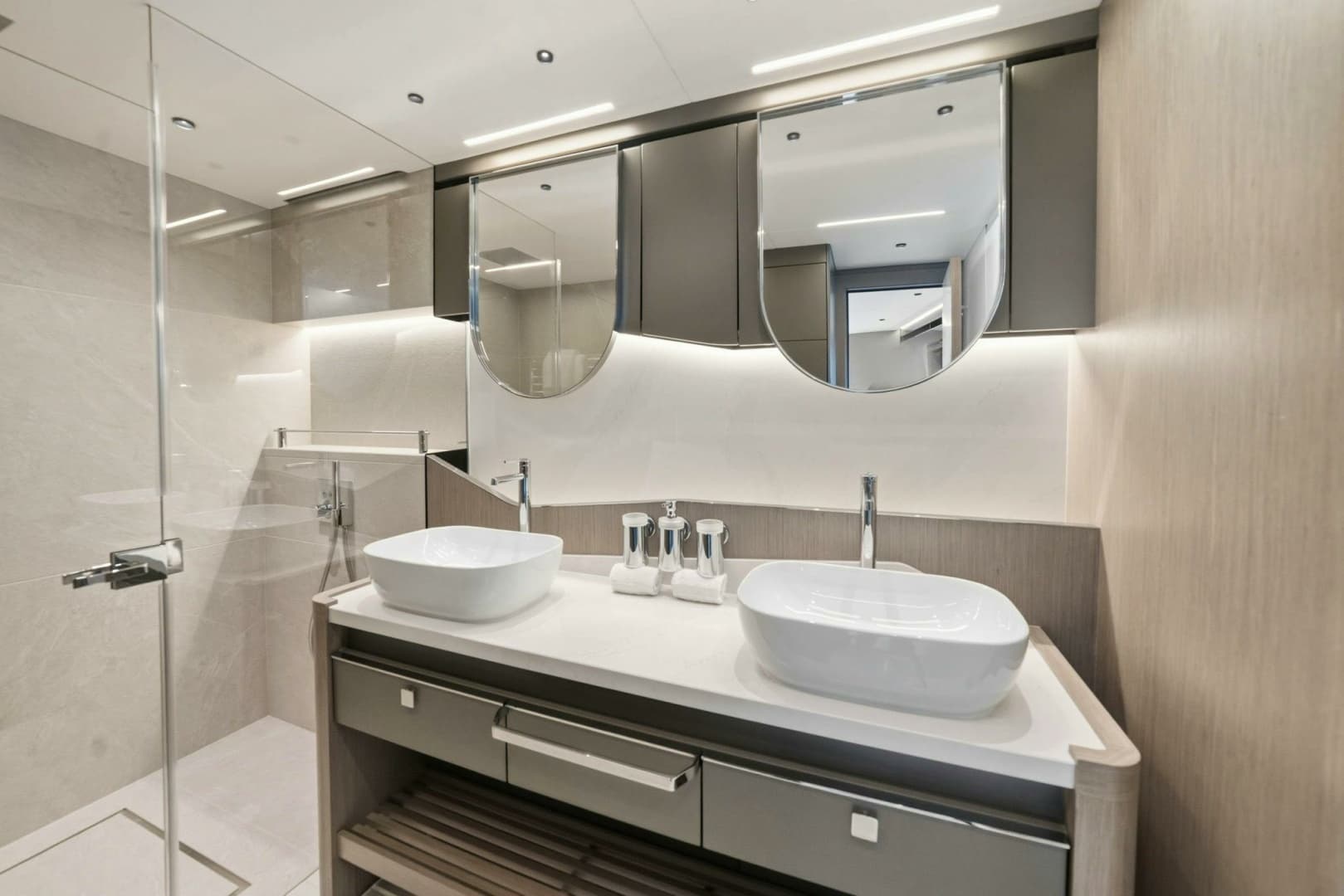 2024 Sunseeker Sunseeker 100 Yacht - Image 20