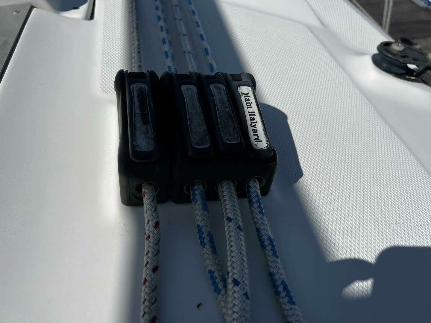2004 Hunter 33 - Image 29