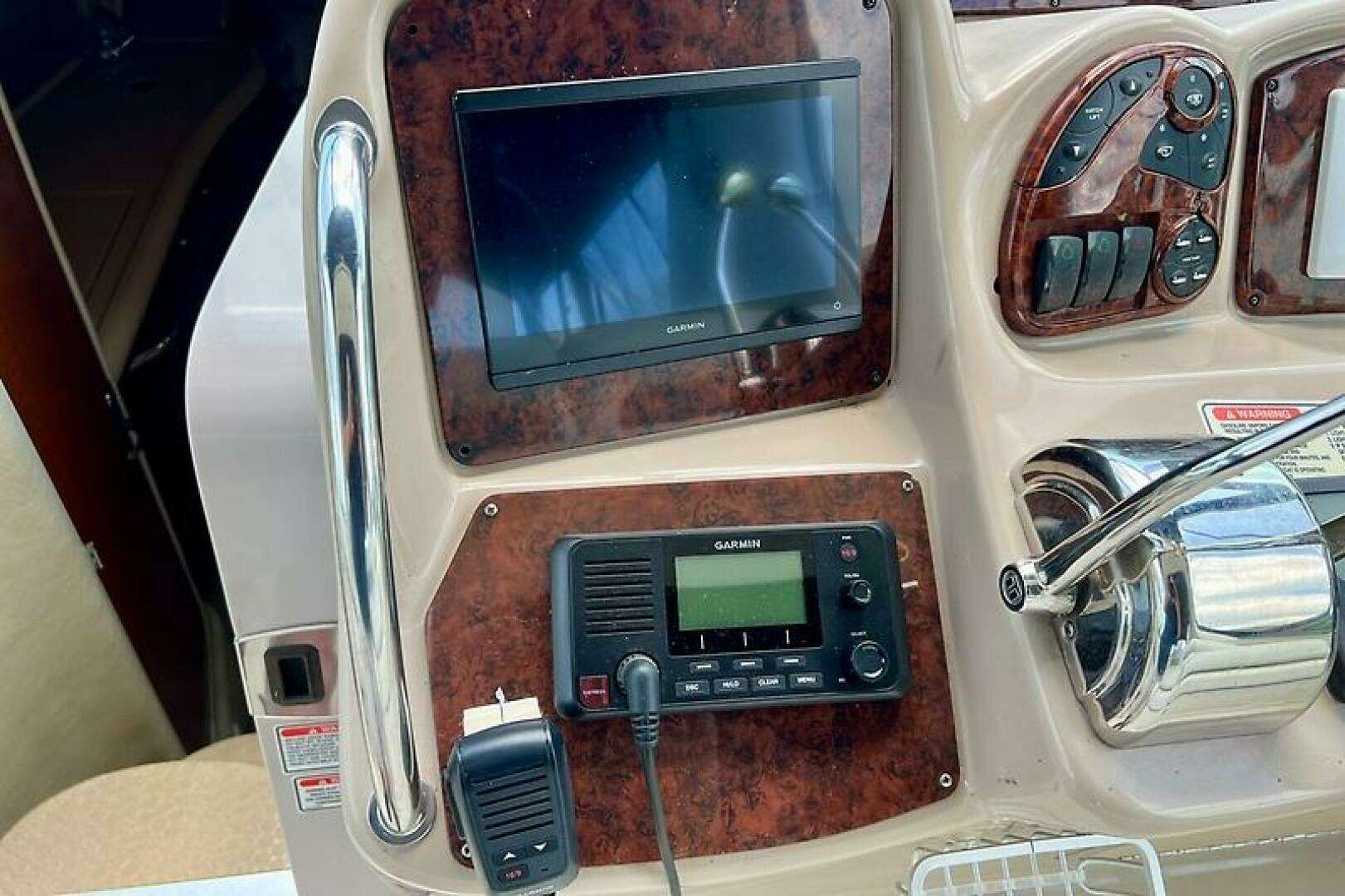 2004 Sea Ray 320 Sundancer - Image 14
