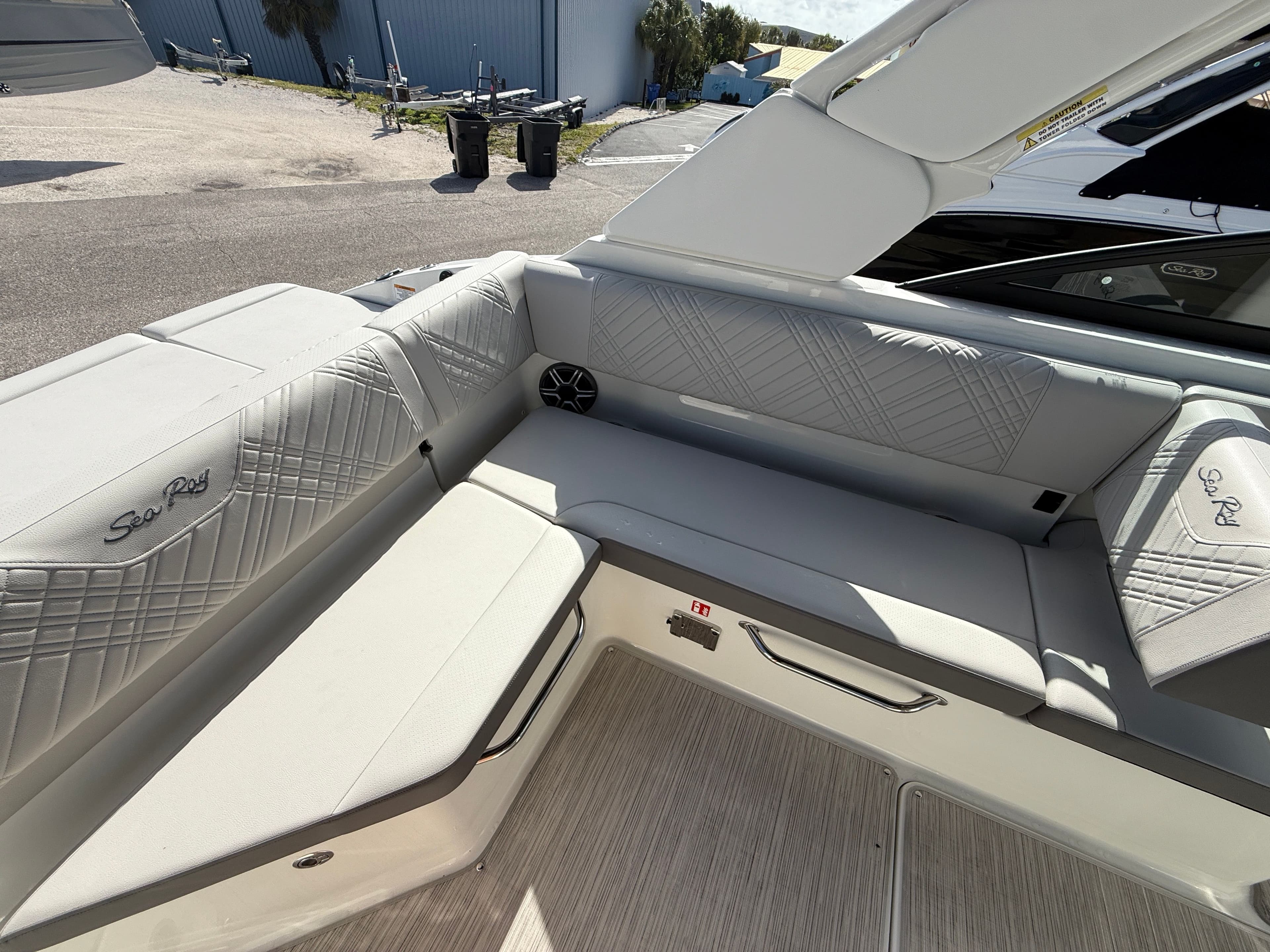 2026 Sea Ray SDX 250 Outboard - 15