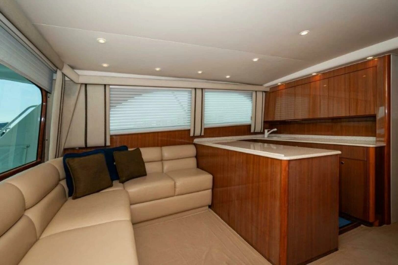 2006 Viking 45 Convertible - Image 3