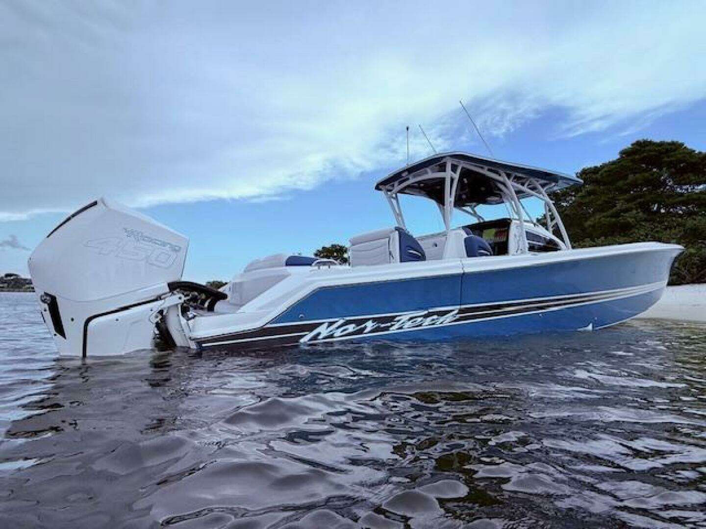 2022 Nor-Tech 390 Sport Center Console - Image 9