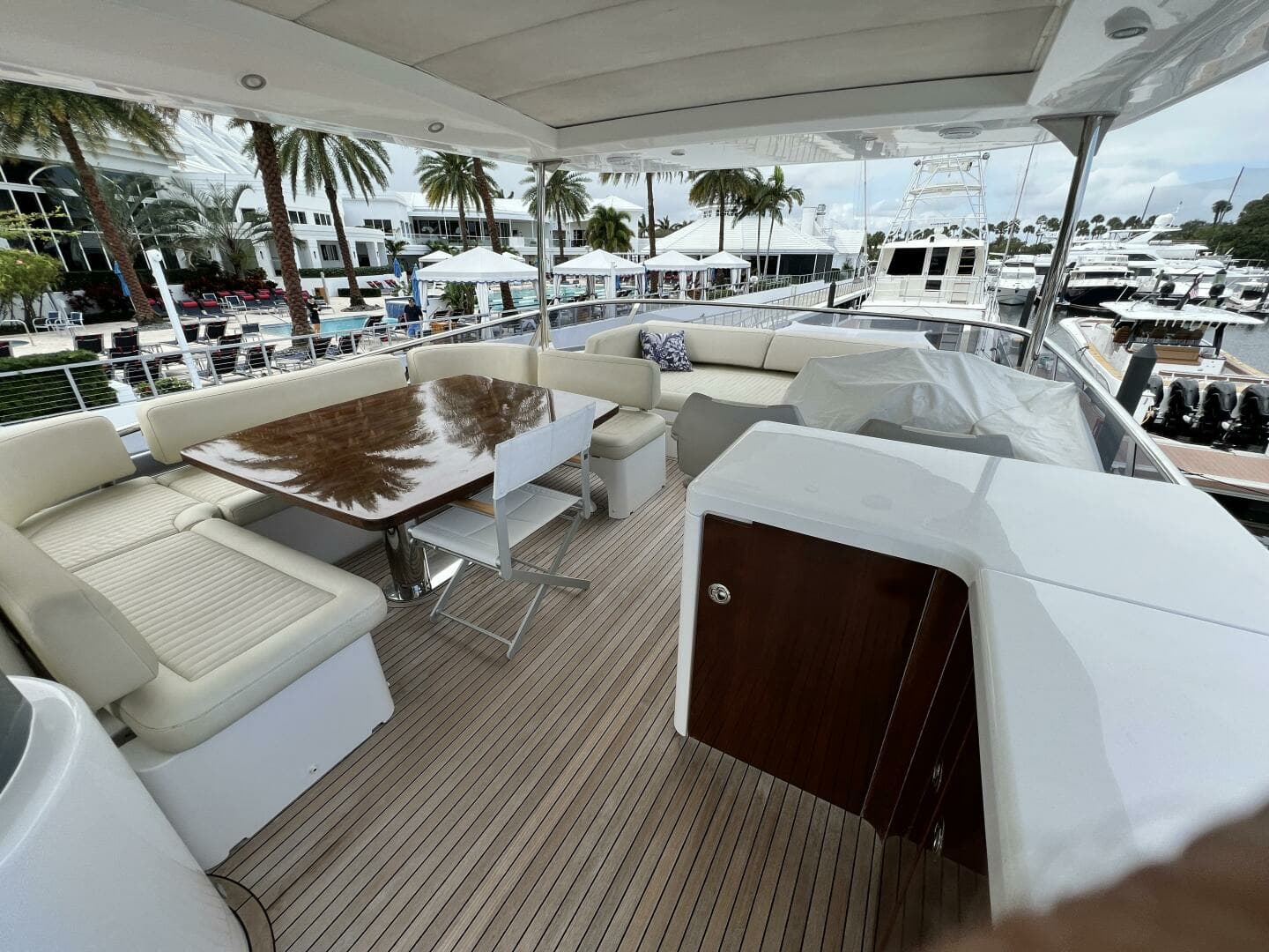 2017 Azimut Magellano - Image 12