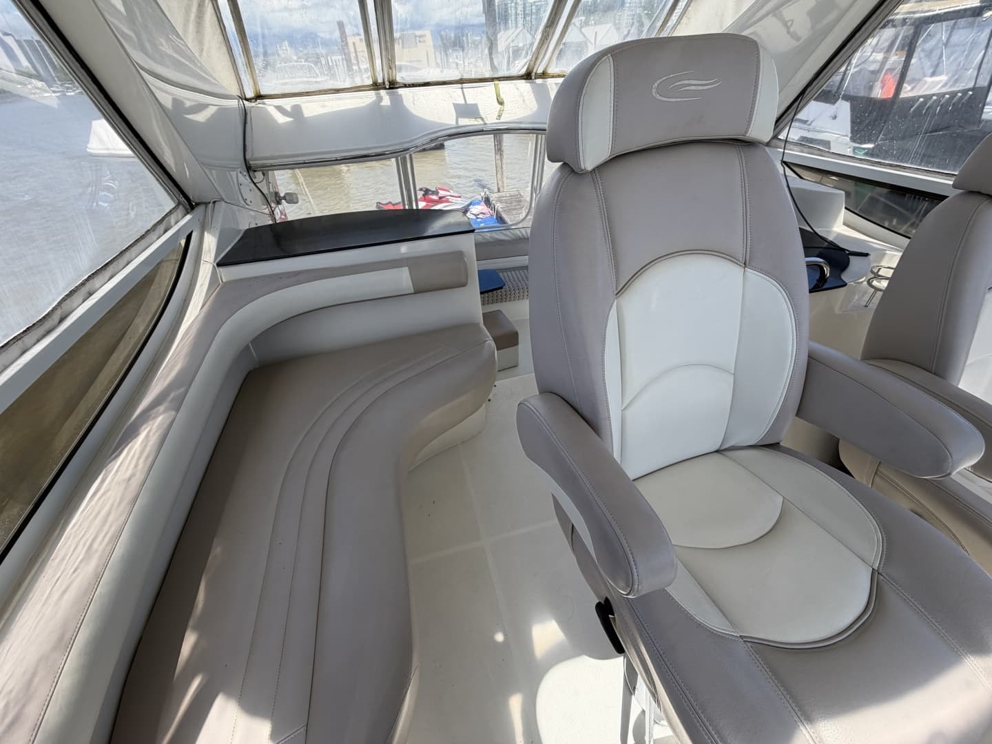 2008 Carver 47MY - Image 33