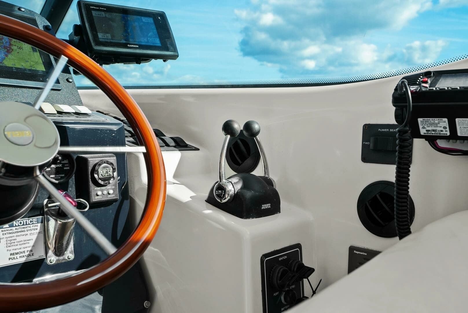 2007 Tiara Yachts 4300 Sovran - Image 7