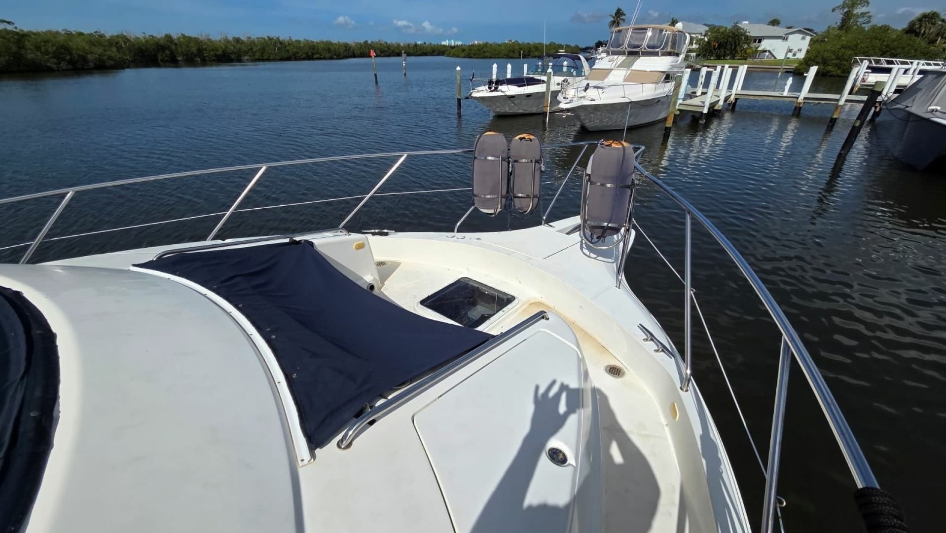 2001 Silverton 453 Motor Yacht - Image 8