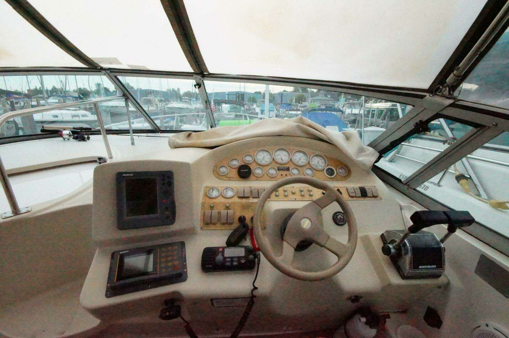 1997 Cruisers Yachts 3075 - Image 7