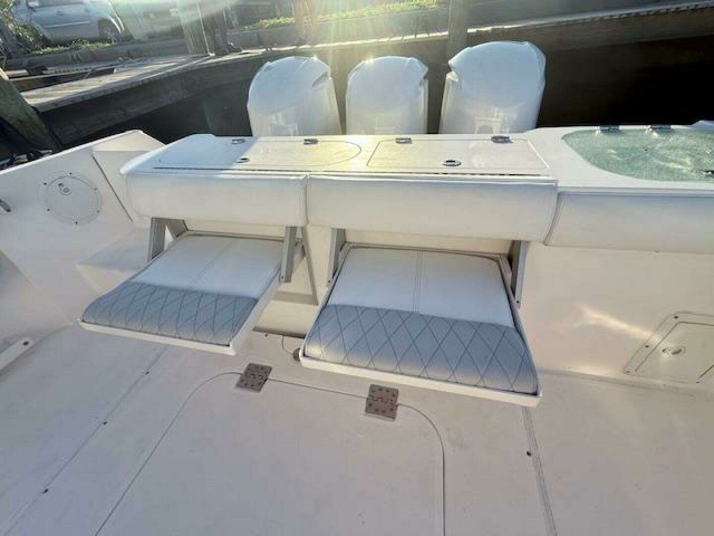 2014 Everglades 355 Center Console - Image 28
