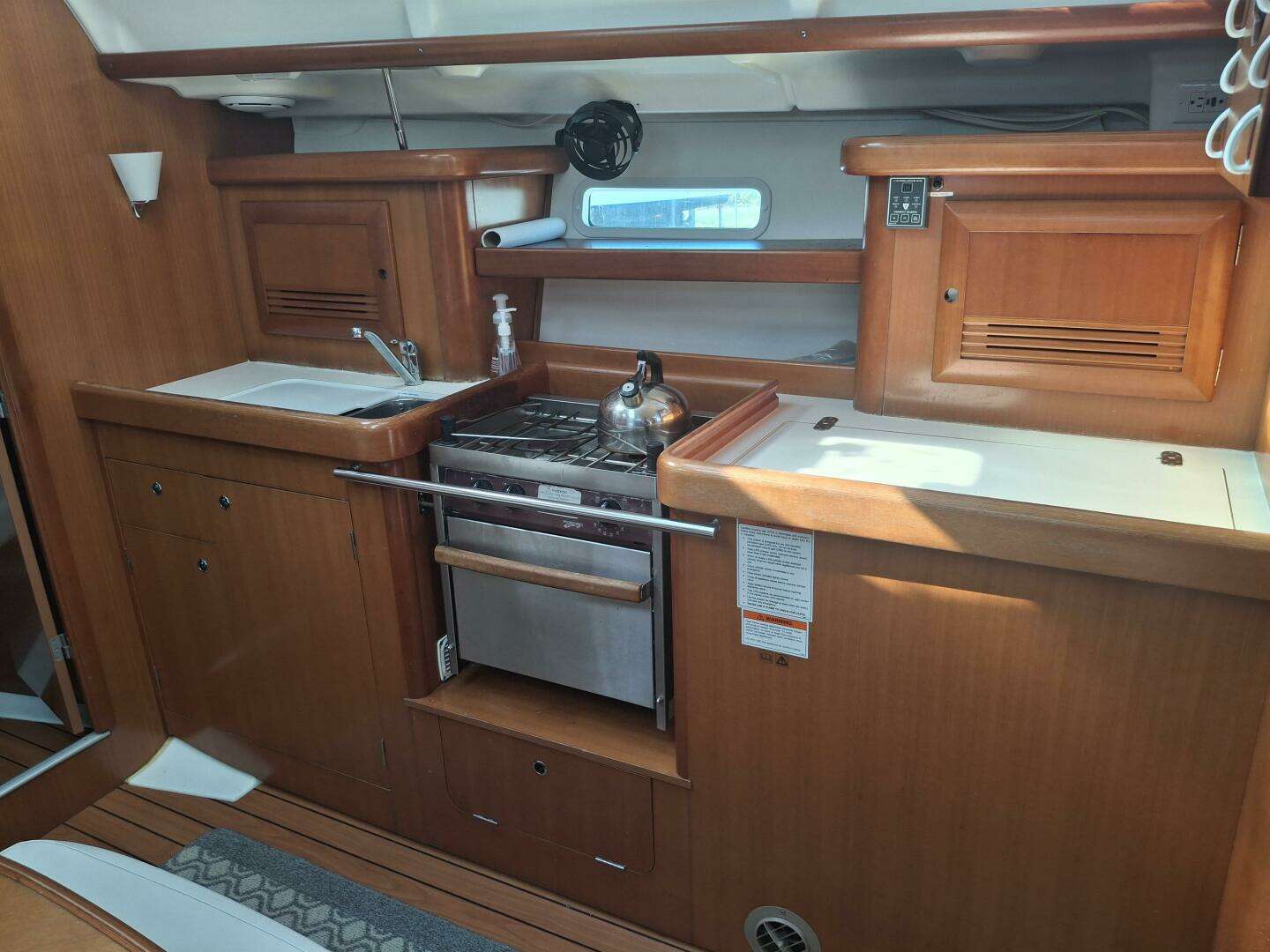 2006 Beneteau 393/403 - Image 10