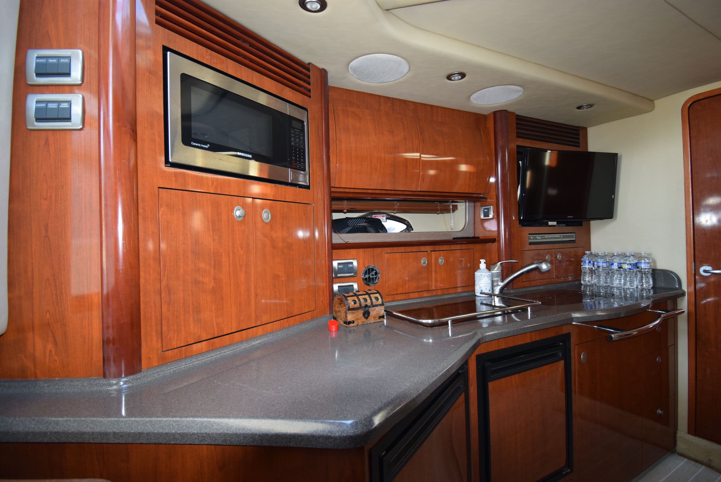 2004 Sea Ray 390 Sundancer - 28