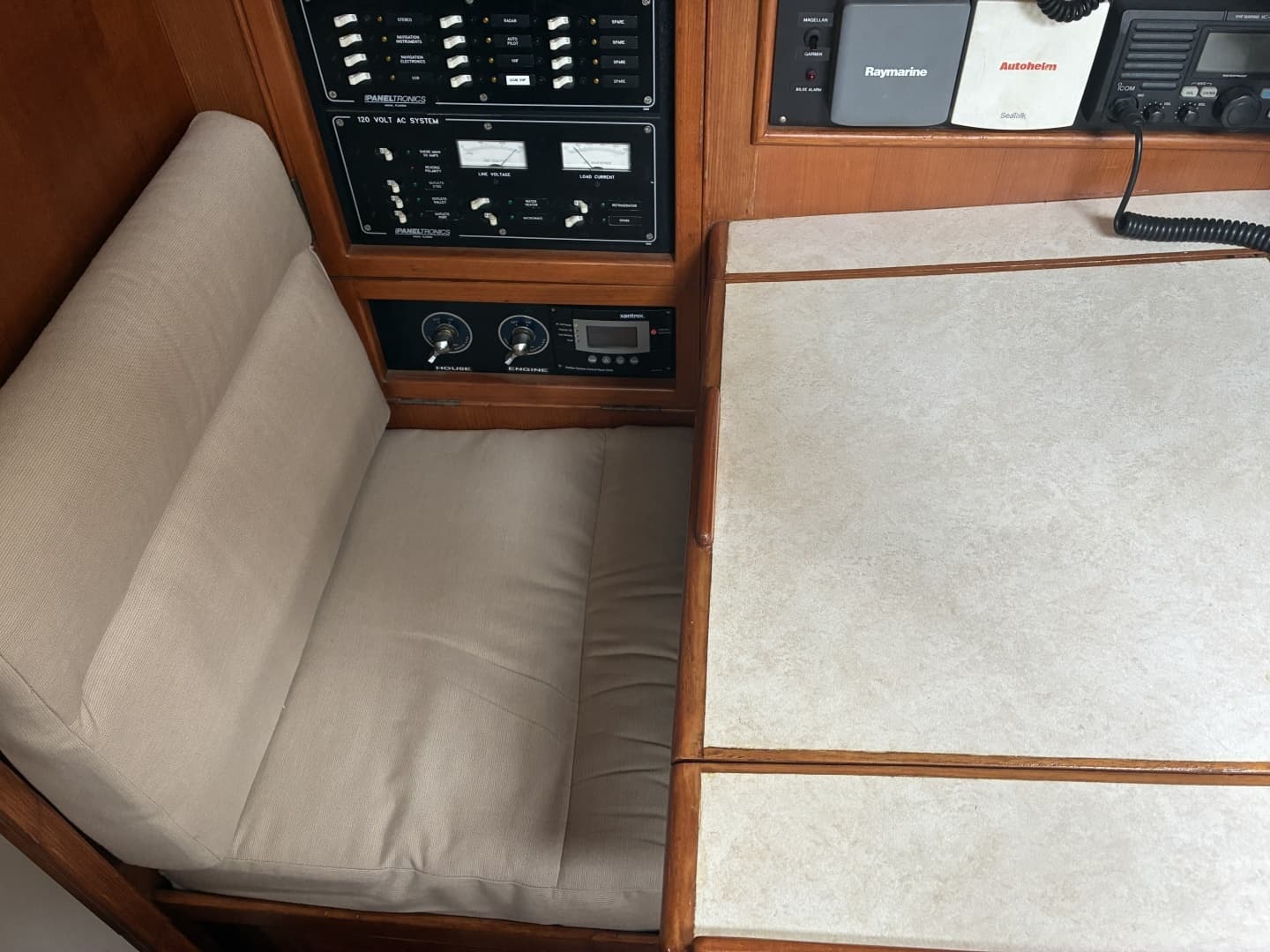 1996 Hylas 46 - Image 35