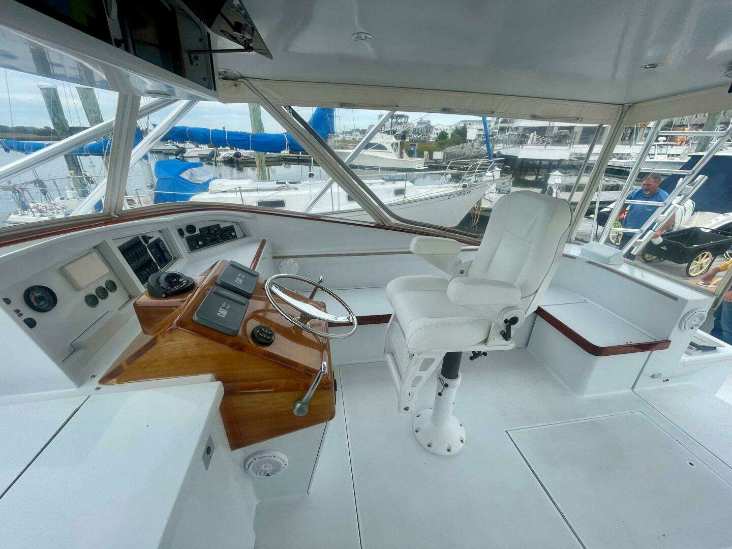 2005 Custom Carolina 40 DeSanti - Image 40