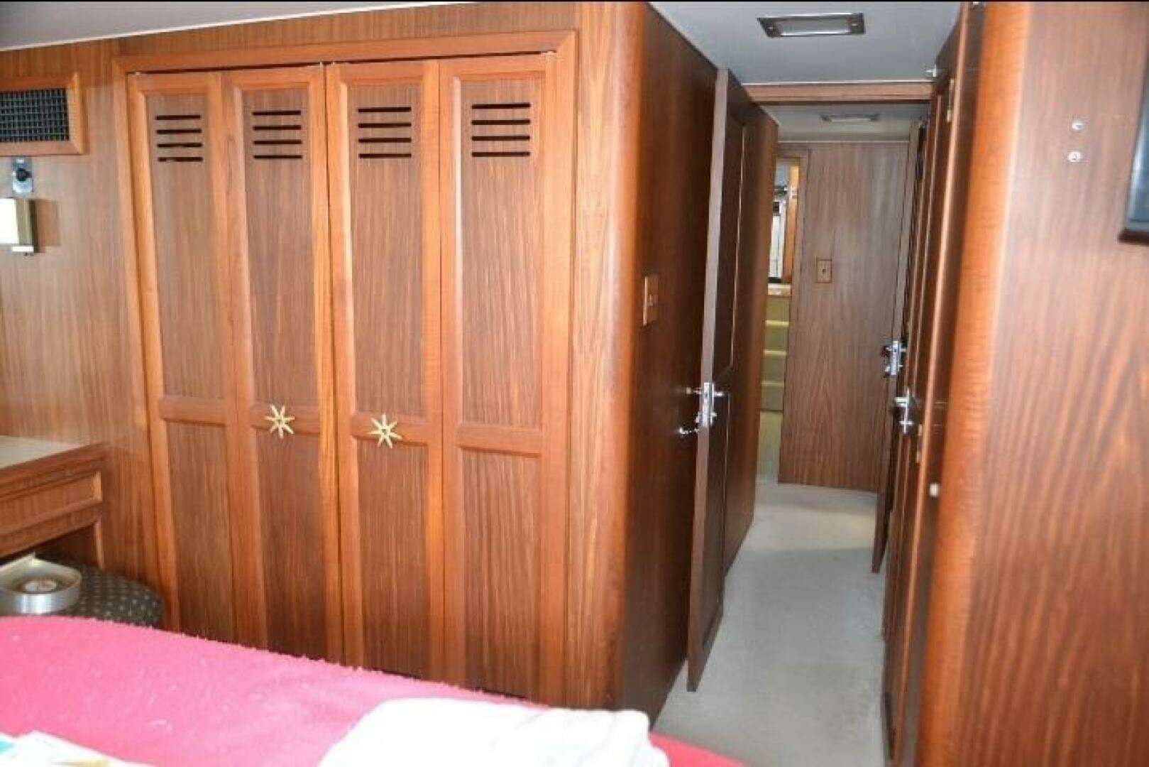 1984 Hatteras 53 Extended Deck Motor Yacht - Image 13