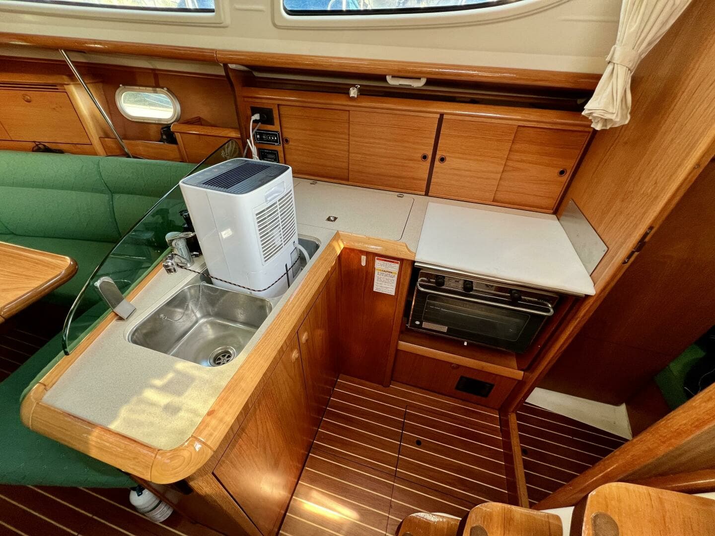 2005 Jeanneau Sun Odyssey 35 - Image 46