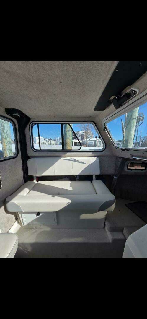 2021 Parker 2320 SL Sport Cabin - Image 6