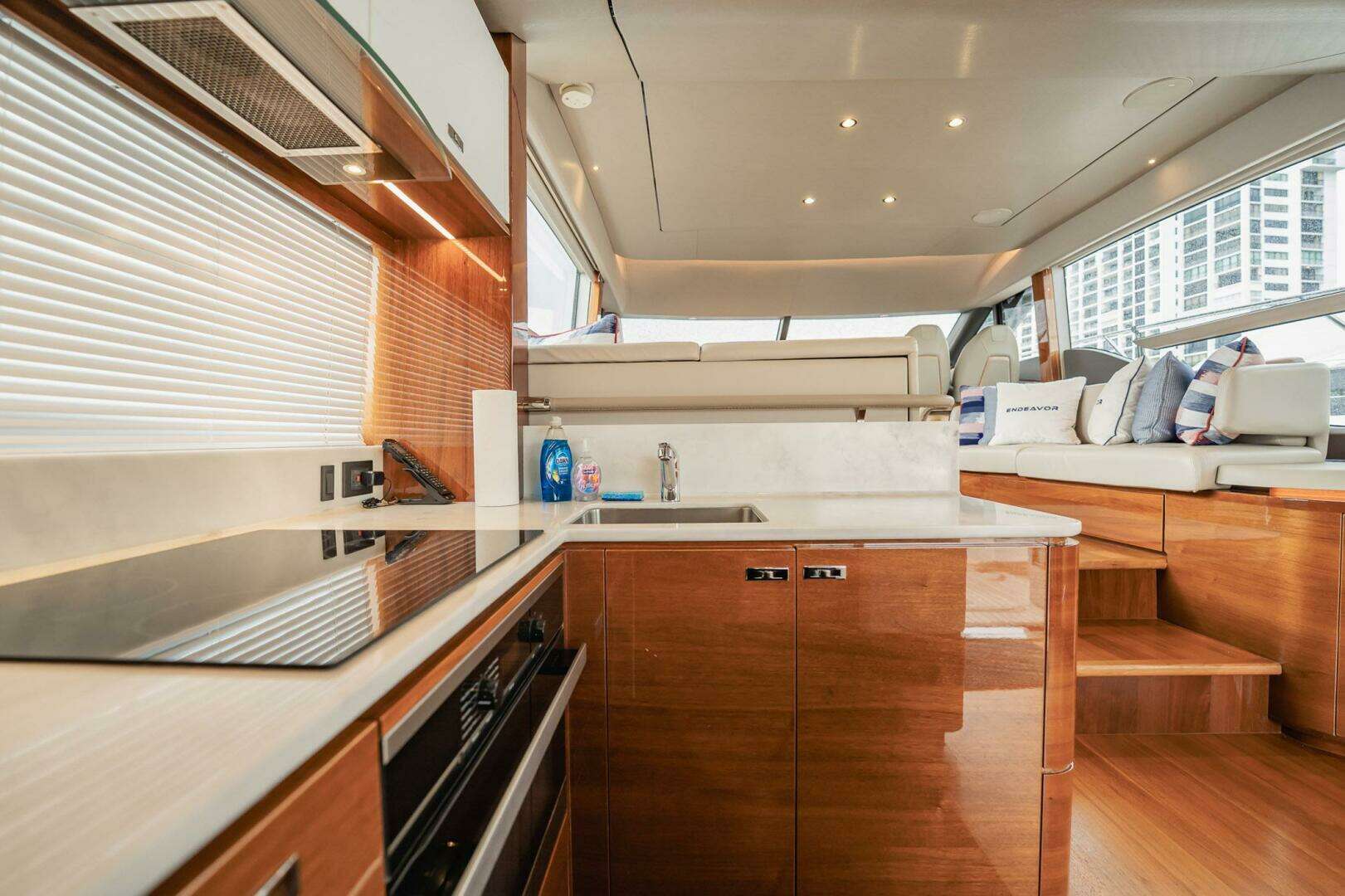 2019 Princess F55 - Image 7