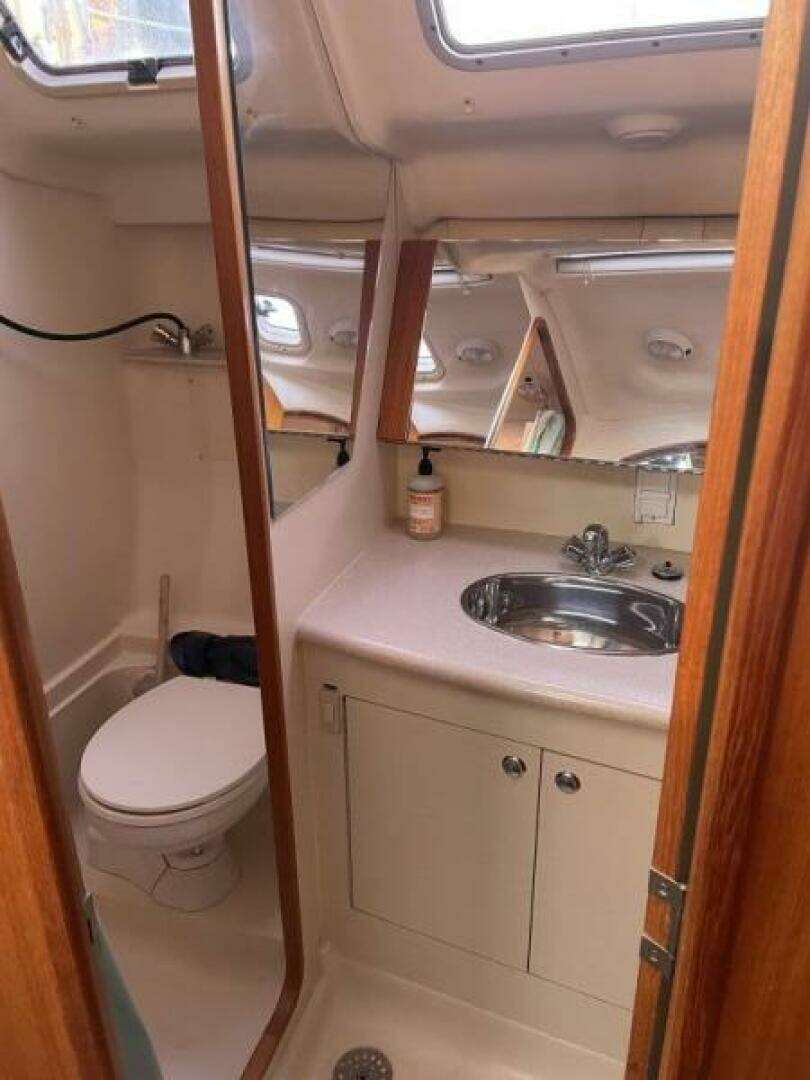 2004 Hunter 386 - Image 11
