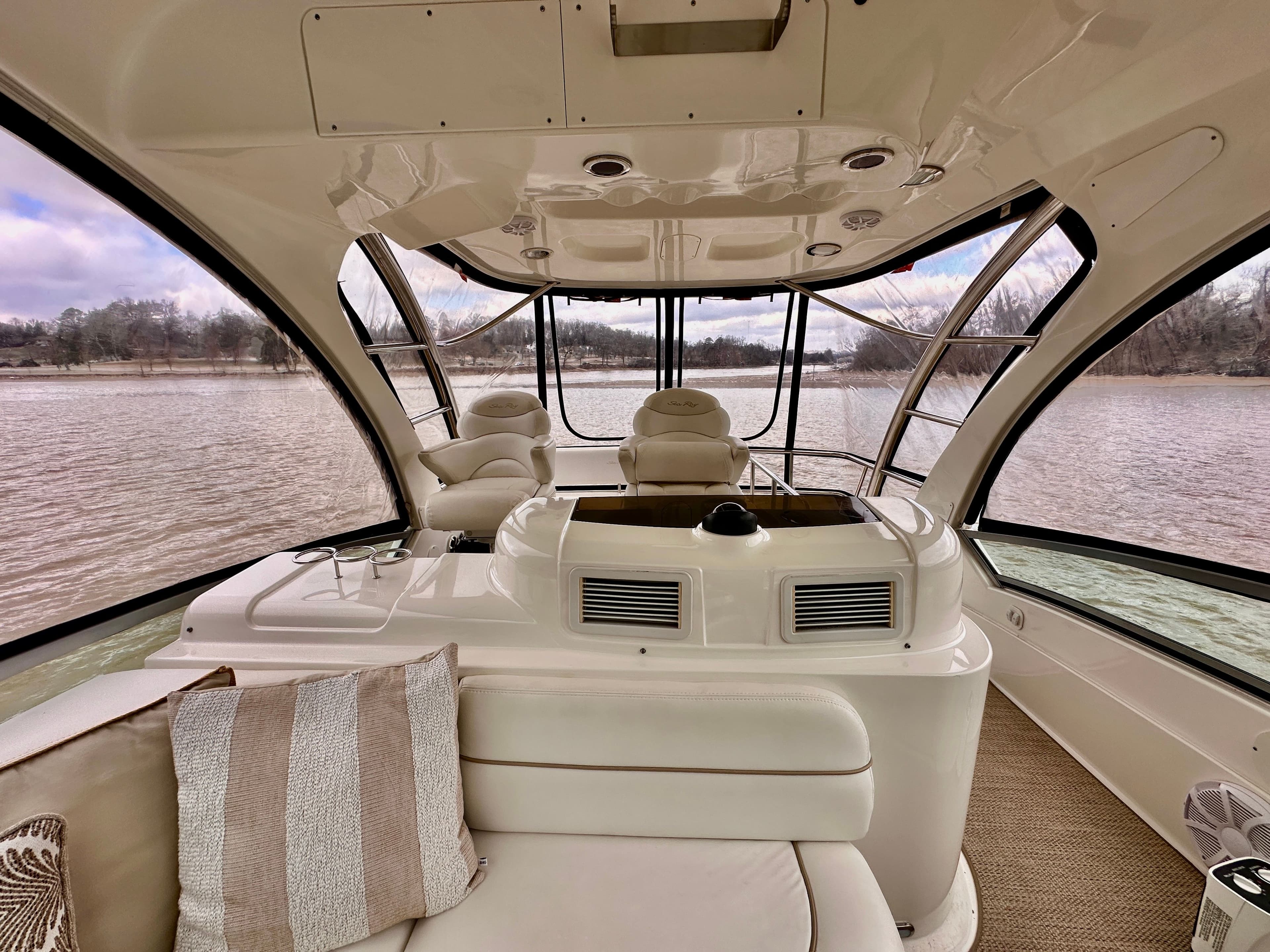2005 Sea Ray 52 Sedan Bridge - 54
