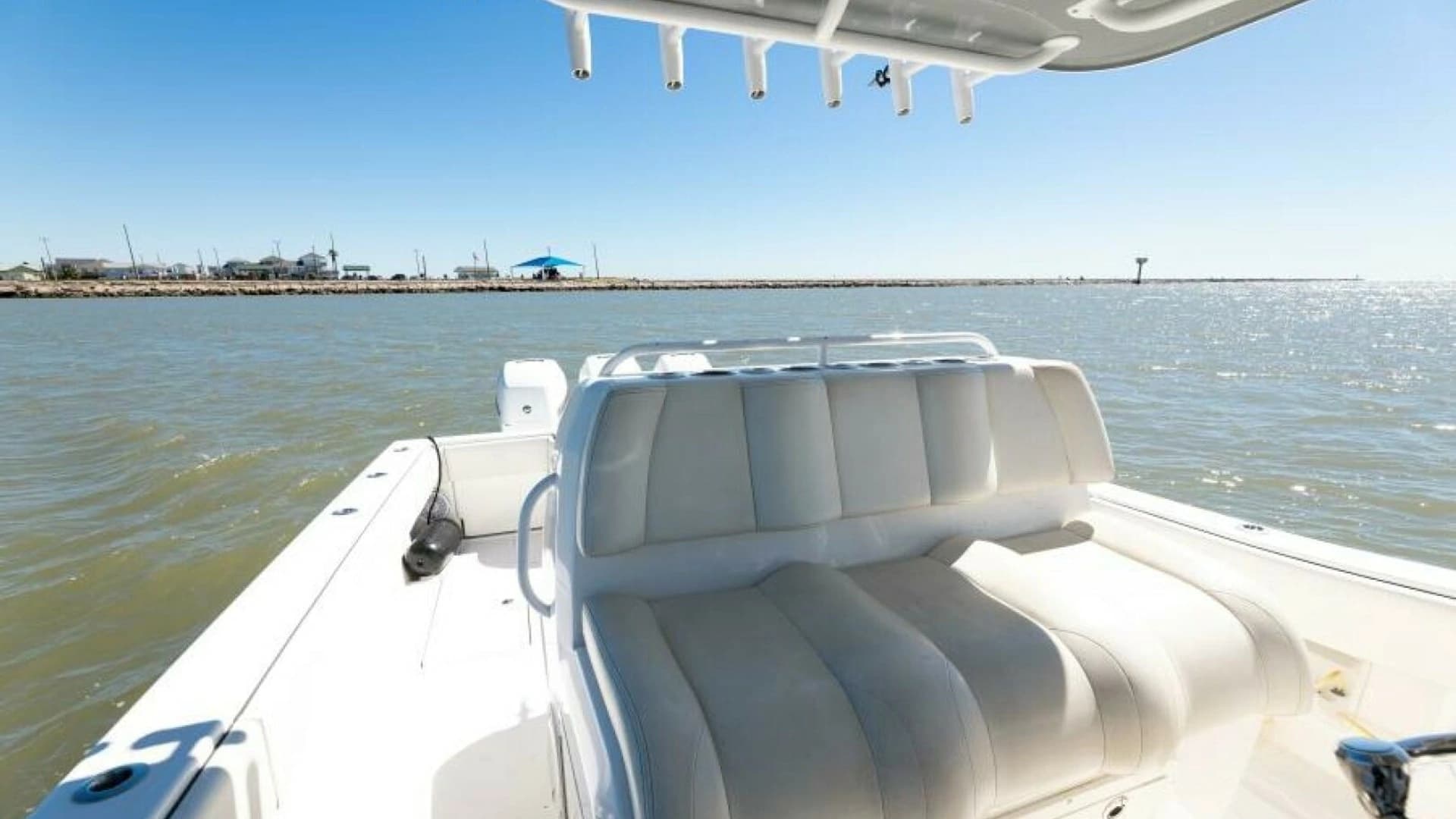 2019 Invincible 39 Open - Image 38