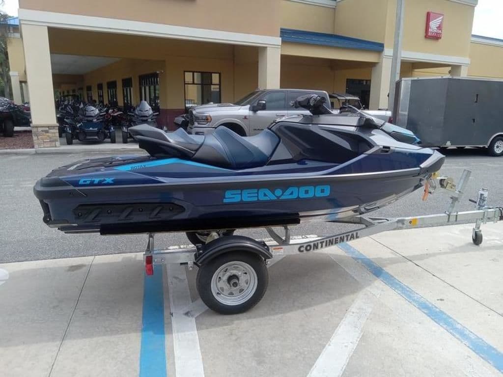 2026 Sea-Doo GTX 230 - 8