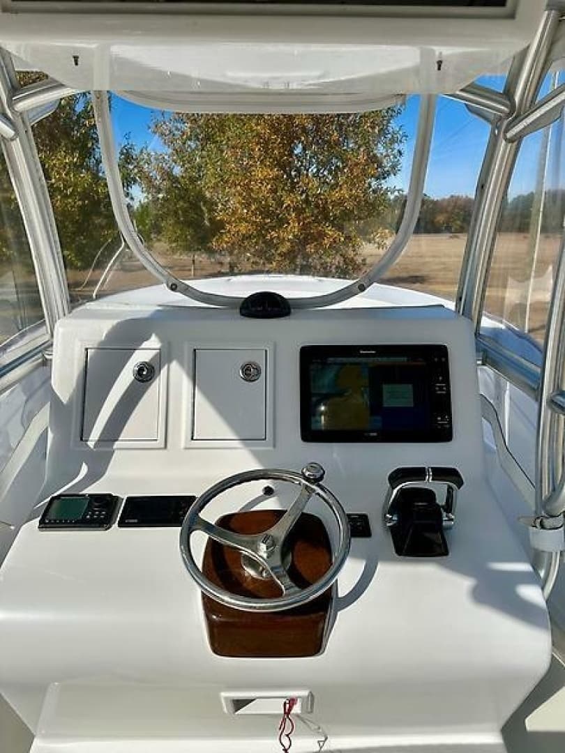 2011 Custom 26CC - Image 25