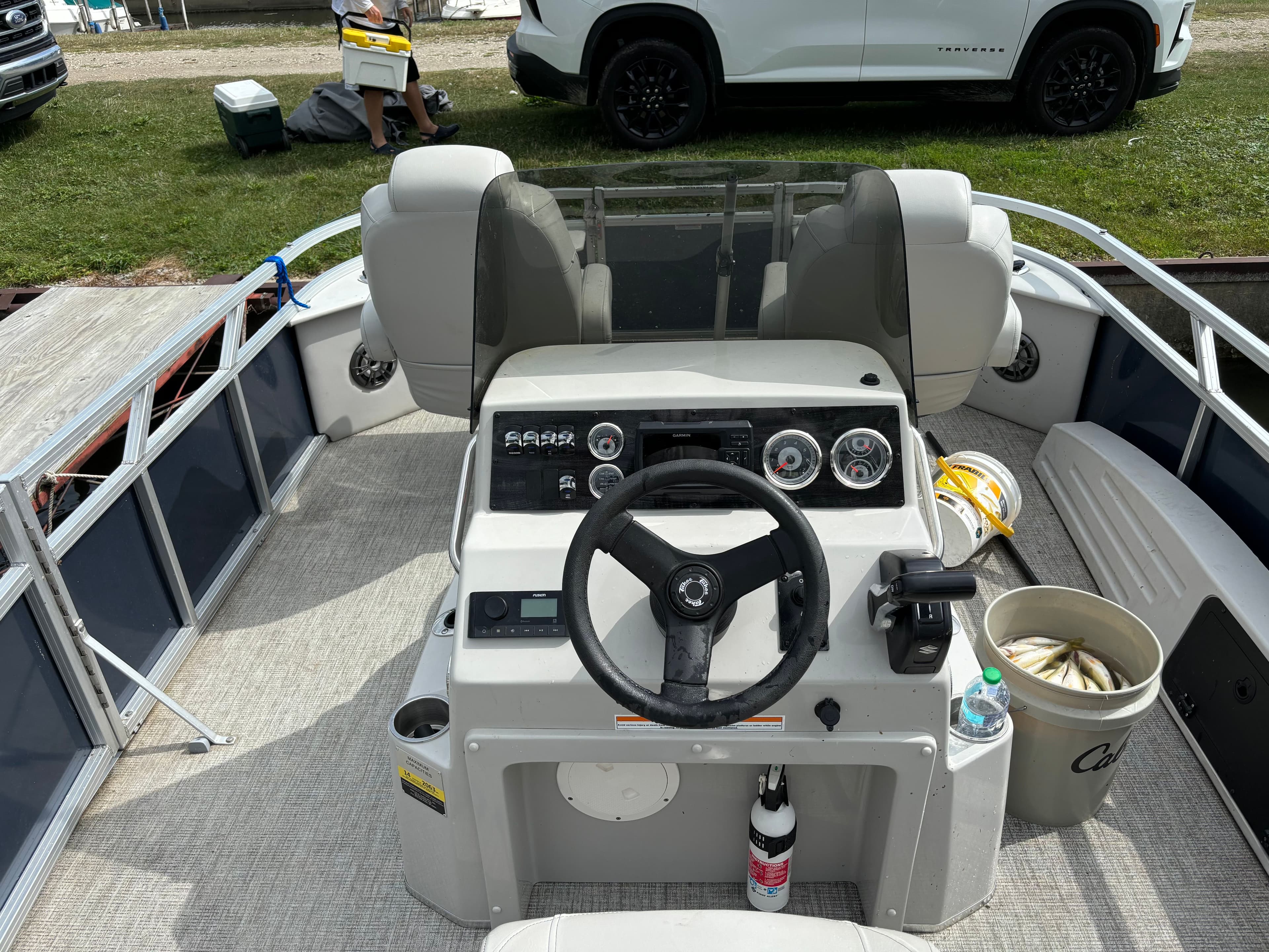 Interior view of 2022 Tahoe GT 2585 CCF Tritoon boat.