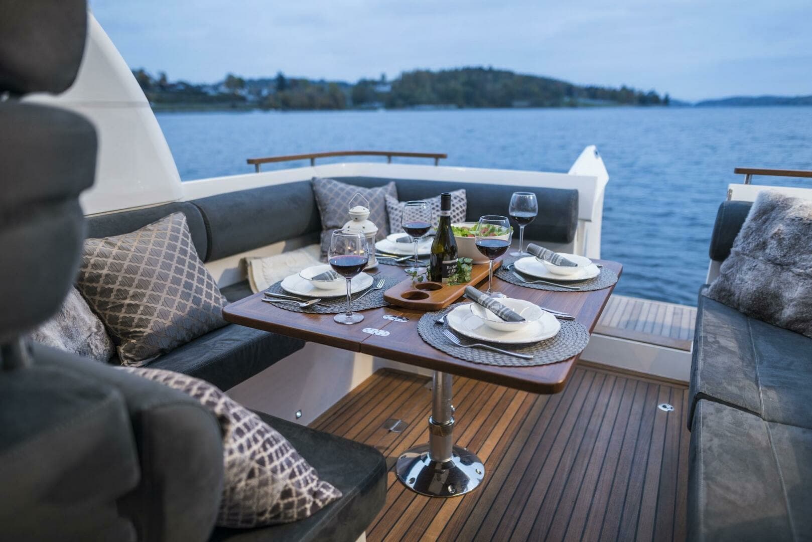 2026 Marex 310 Sun Cruiser - Image 11