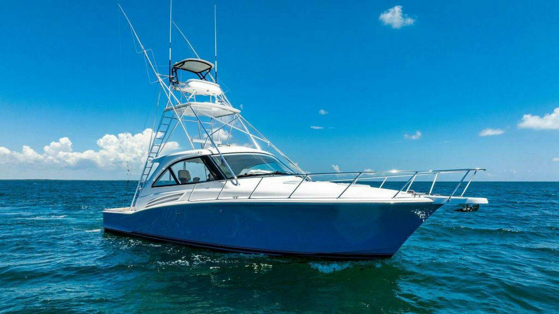 2023 Hatteras GT45X - Image 5